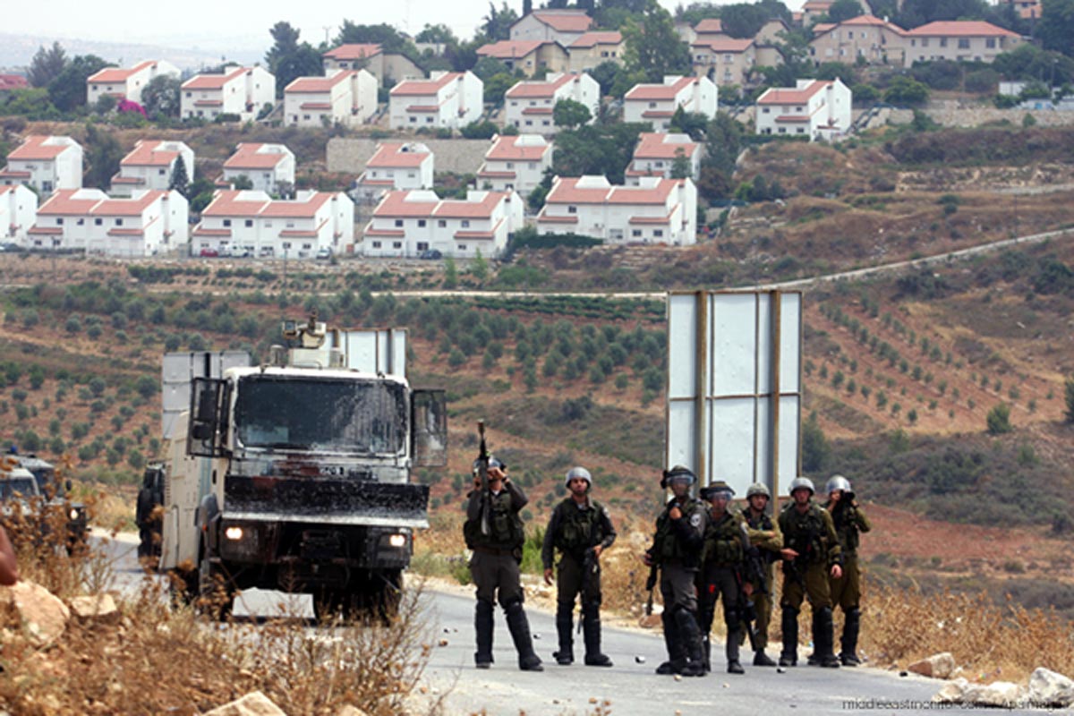 israeli-soldiers-guarding-israeli-settlement-halamish
