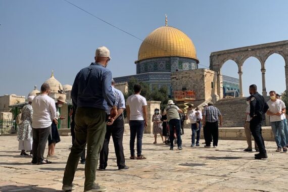 98 coloni invadono la moschea di al-Aqsa