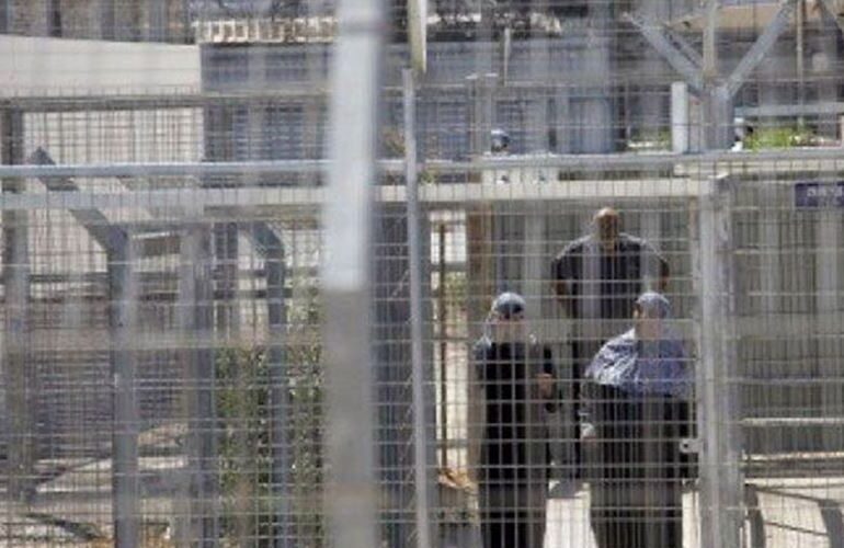 Israele incarcera 29 donne palestinesi, tra le quali 5 madri