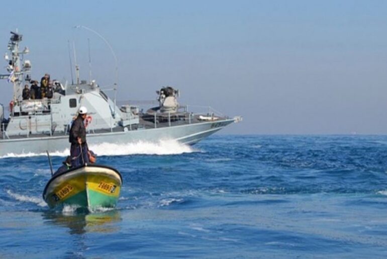 L’occupazione ferisce quattro pescatori nel mare di Gaza