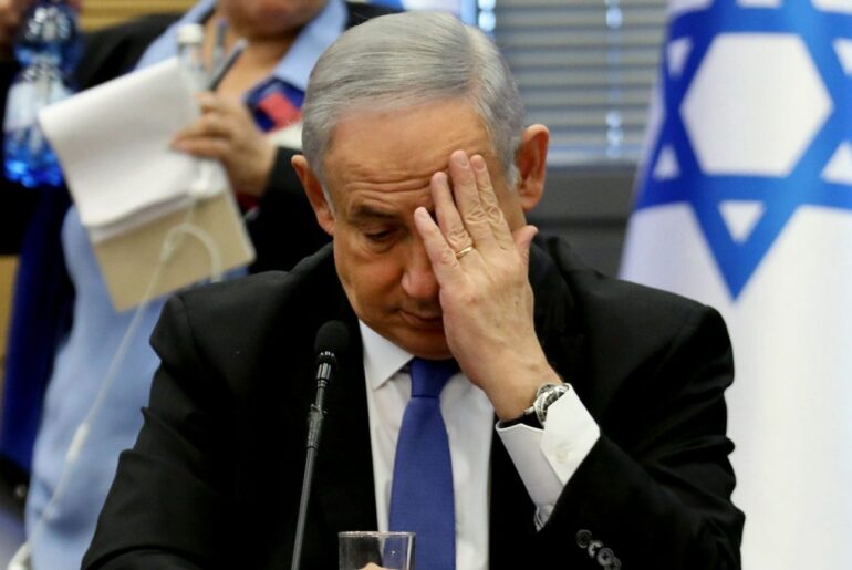 La Knesset approva una legge che “immunizza” Netanyahu dalle accuse di corruzione