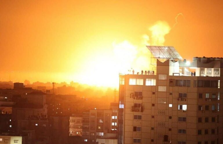 Bombardamenti aerei israeliani contro la Striscia di Gaza e il Libano