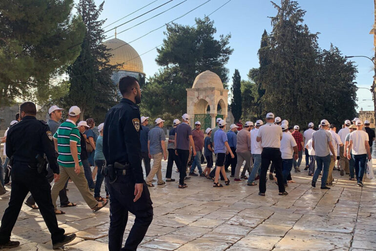 Rabbino estremista Yehuda Glick conduce visita provocatoria ad al-Aqsa