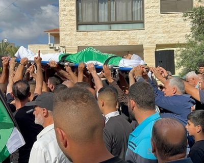Un palestinese ucciso, un altro ferito, in un attacco aereo israeliano su Khan Yunis