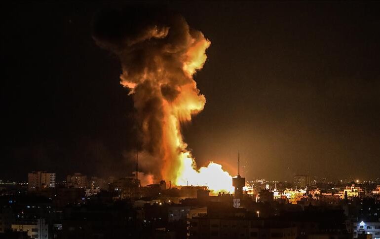 Aerei israeliani hanno bombardato due siti della resistenza a Gaza