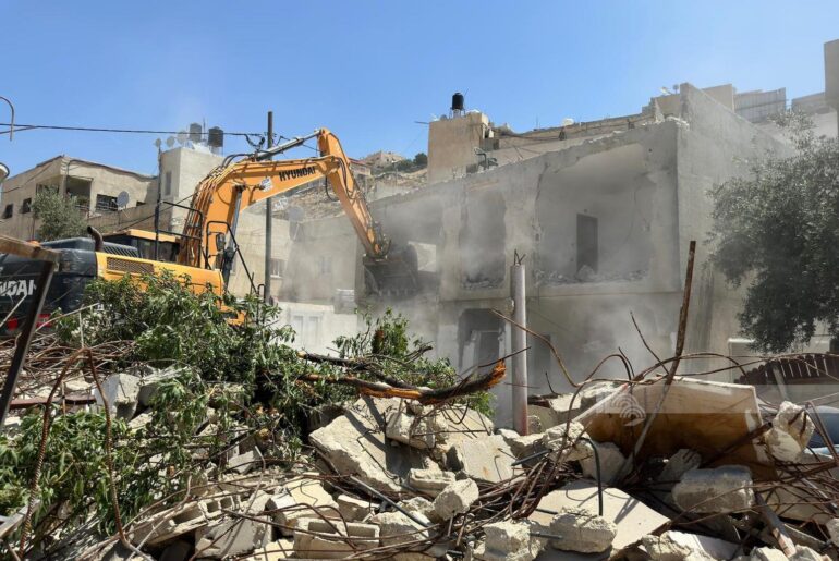 A luglio, Israele ha ucciso 10 palestinesi, demolito 54 strutture, sfollato 66 persone