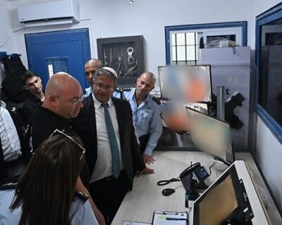 Prigionieri nel mirino: suprematisti ebrei e unità di repressione israeliane fanno irruzione nel carcere di Gilboa