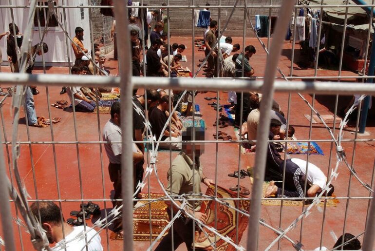 50 prigionieri dichiarano lo sciopero della fame ad oltranza per protestare contro le condizioni di detenzione