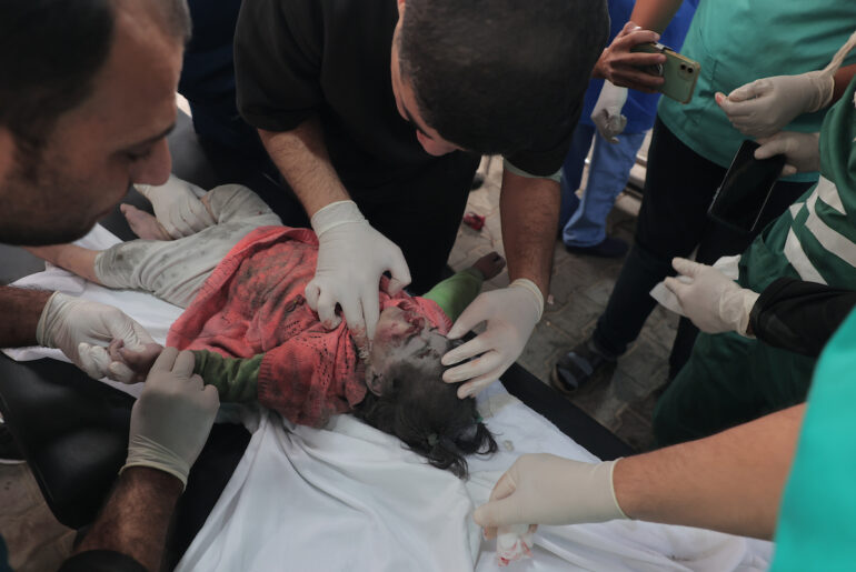 Genocidio israelo-statunitense a Gaza: 71° giorno. Nel mirino gli ospedali Kamal Adwan e Al-Awda e i giornalisti